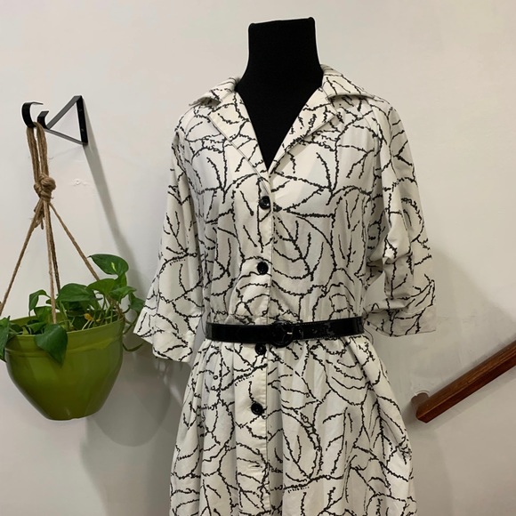 Black and White Vintage Dress - Picture 3 of 11